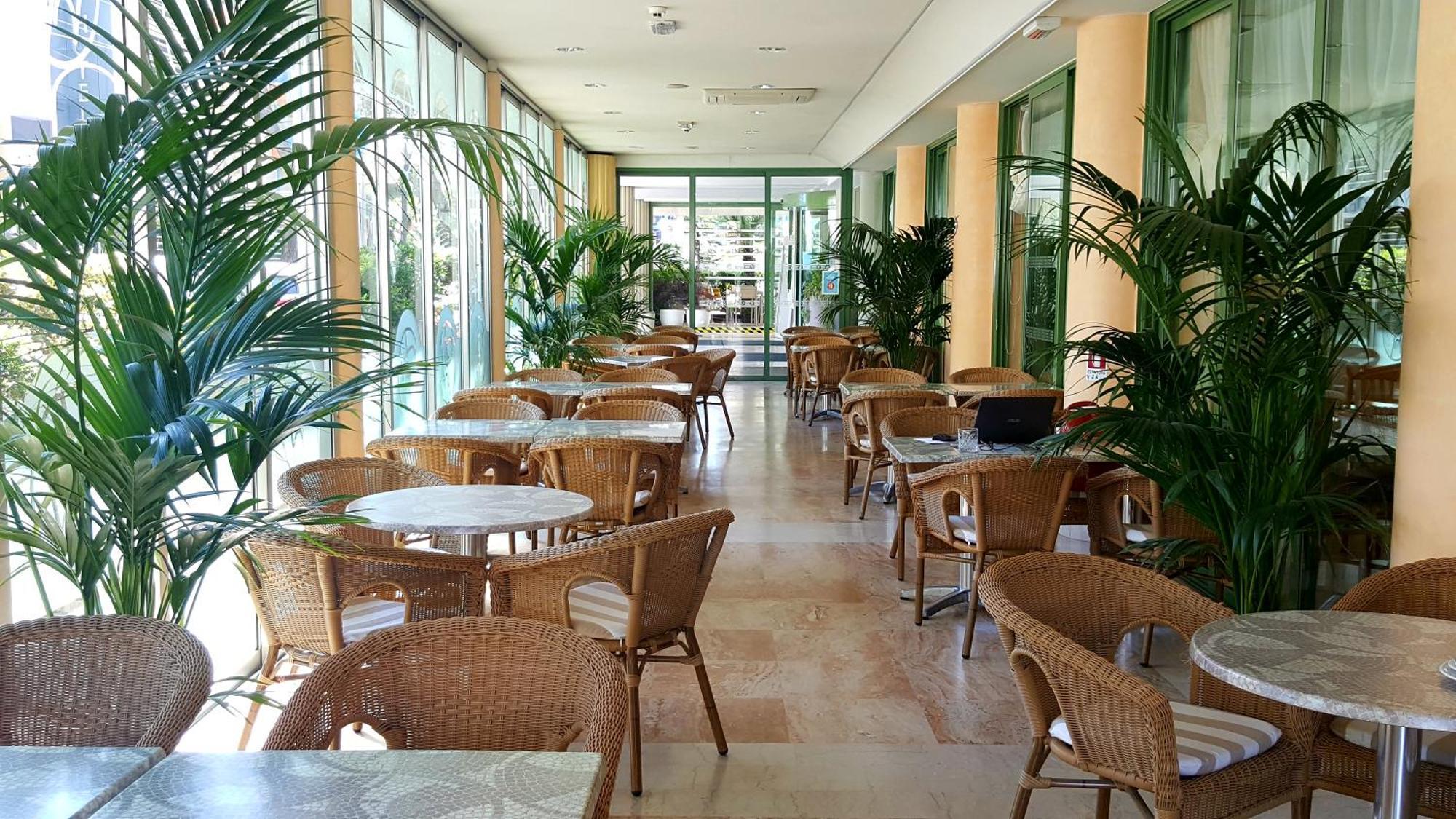 Hotel Poker ريتشوني المظهر الخارجي الصورة