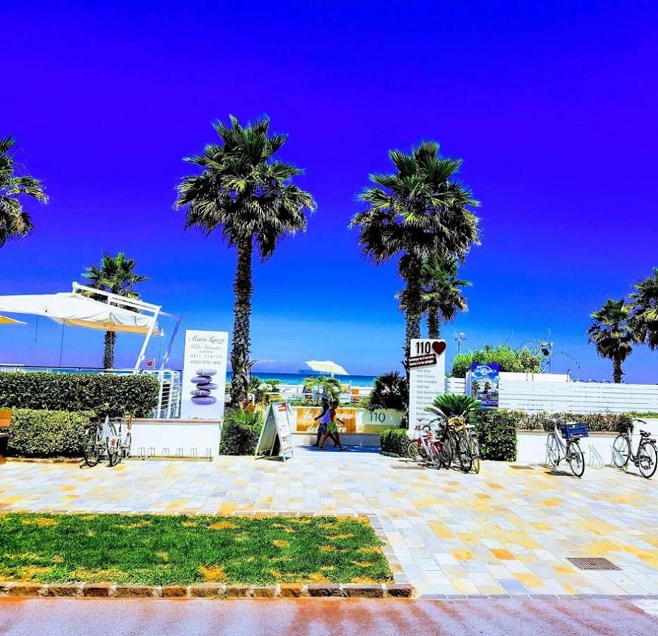 Hotel Poker ريتشوني المظهر الخارجي الصورة